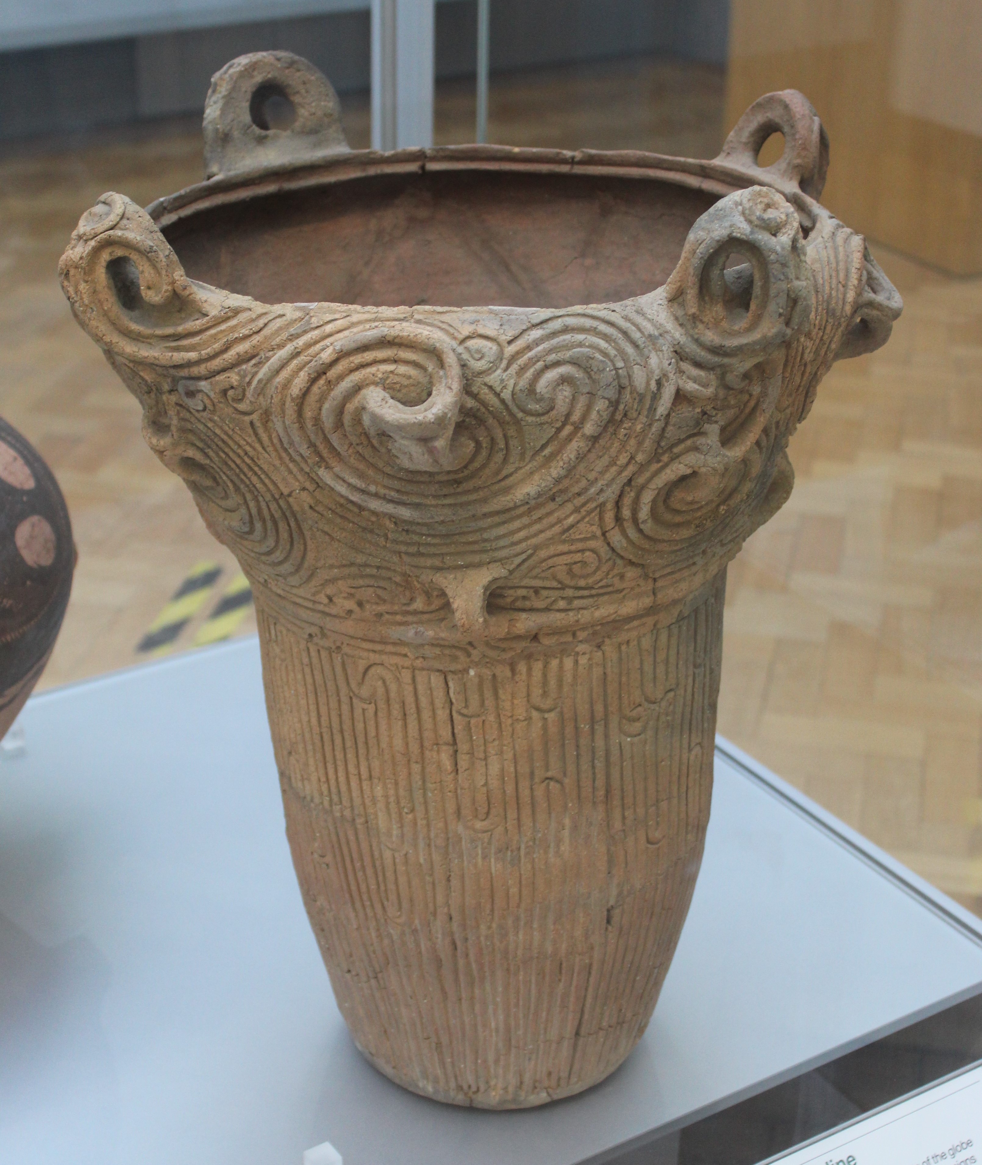 Jomon Pottery — © Photo via Wikimedia Commons, CC BY-SA 4.0